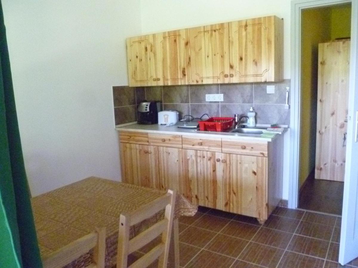 Kisrejtek Apartmanház Lispeszentadorján Exterior foto