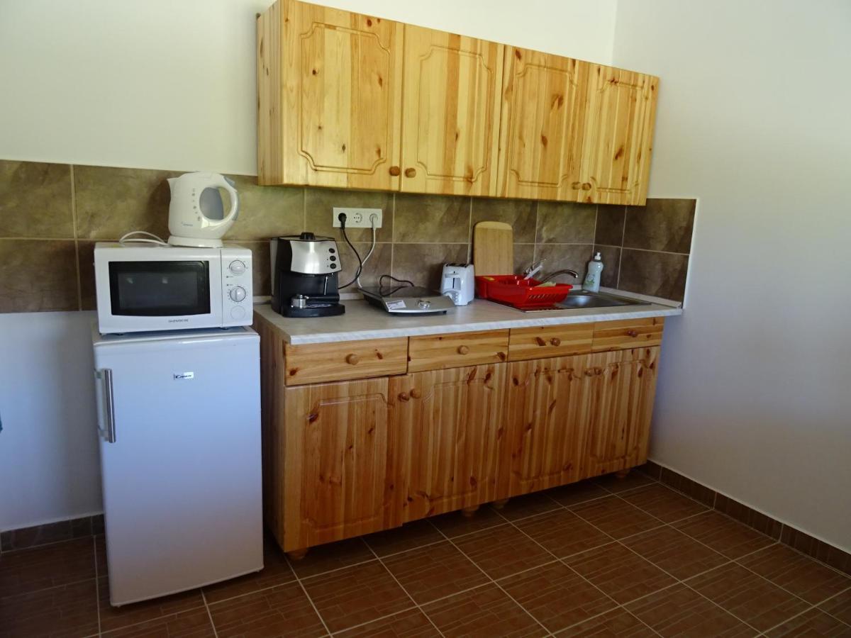 Kisrejtek Apartmanház Lispeszentadorján Exterior foto