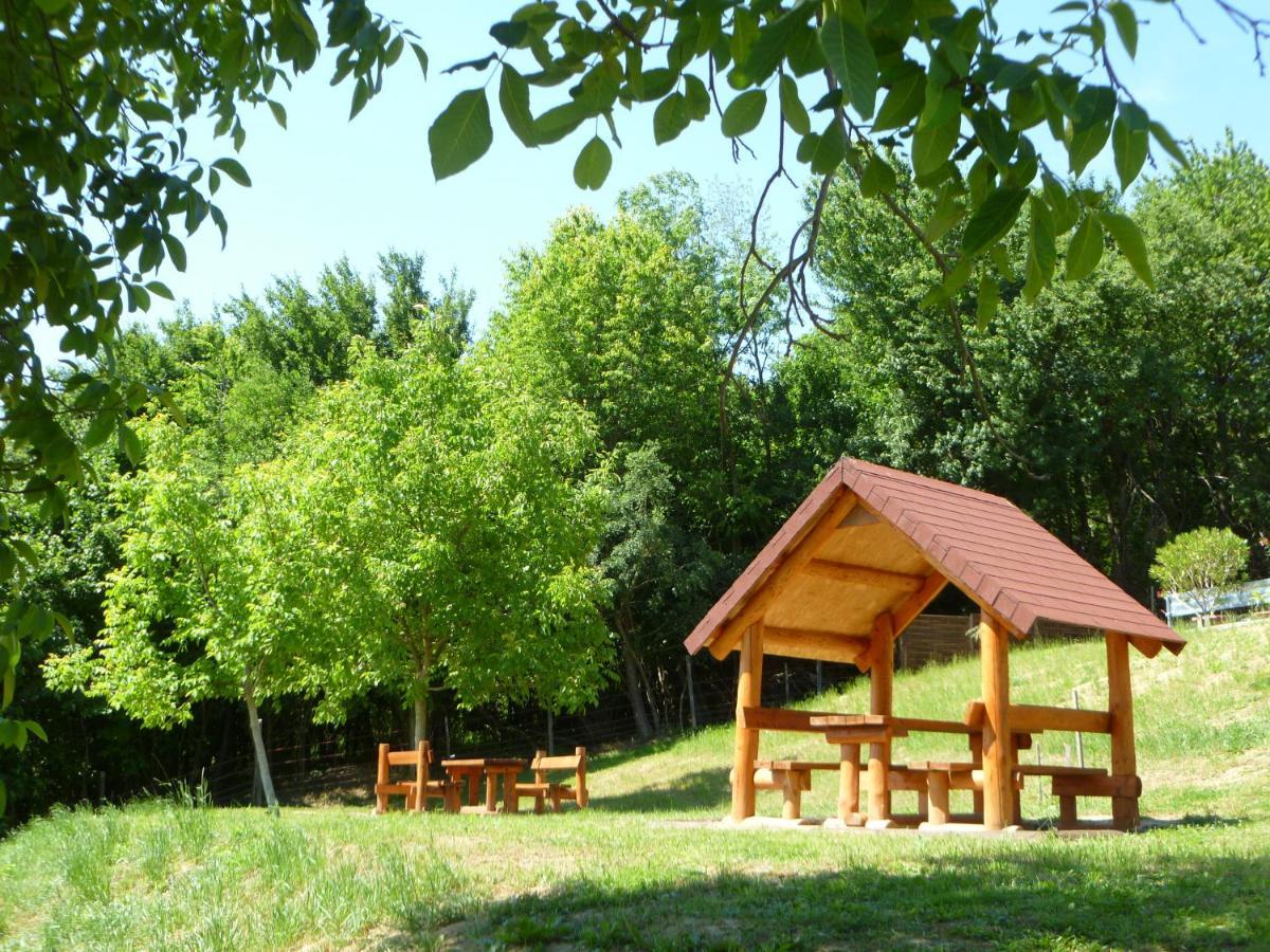 Kisrejtek Apartmanház Lispeszentadorján Exterior foto